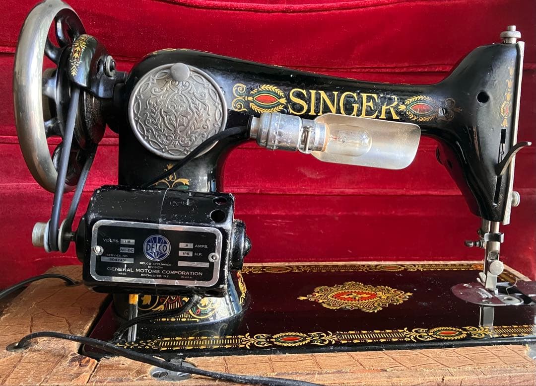 SINGER 古い電動ミシン