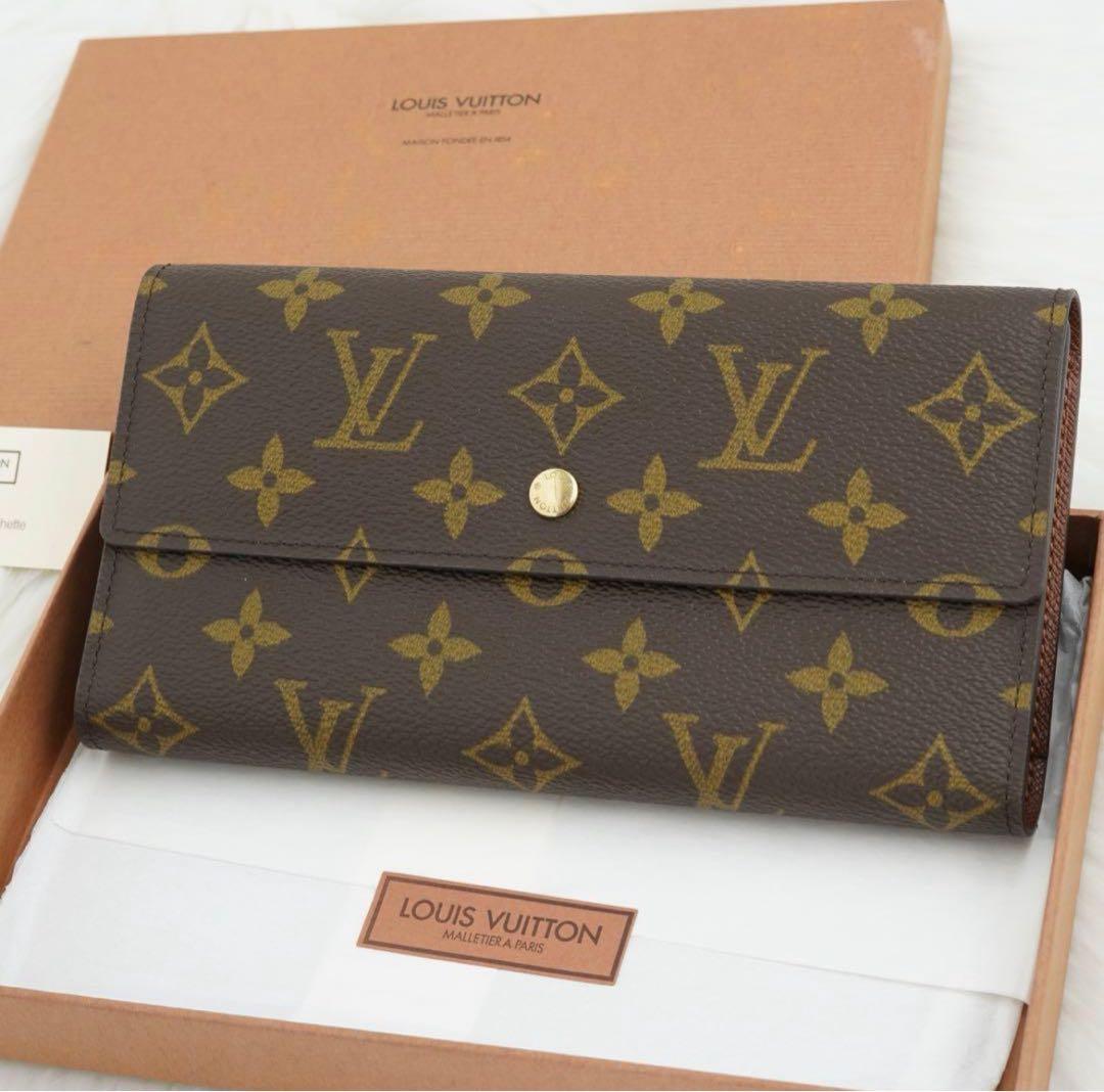 【未使用】LOUIS VUITTON＊ 二つ折長財布　箱付き