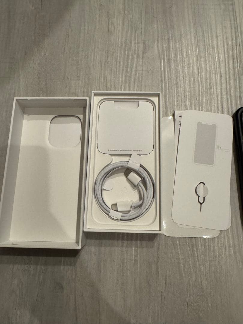 付属付きiPhone 15Pro ブラックチタニウム256GB SIMフリー