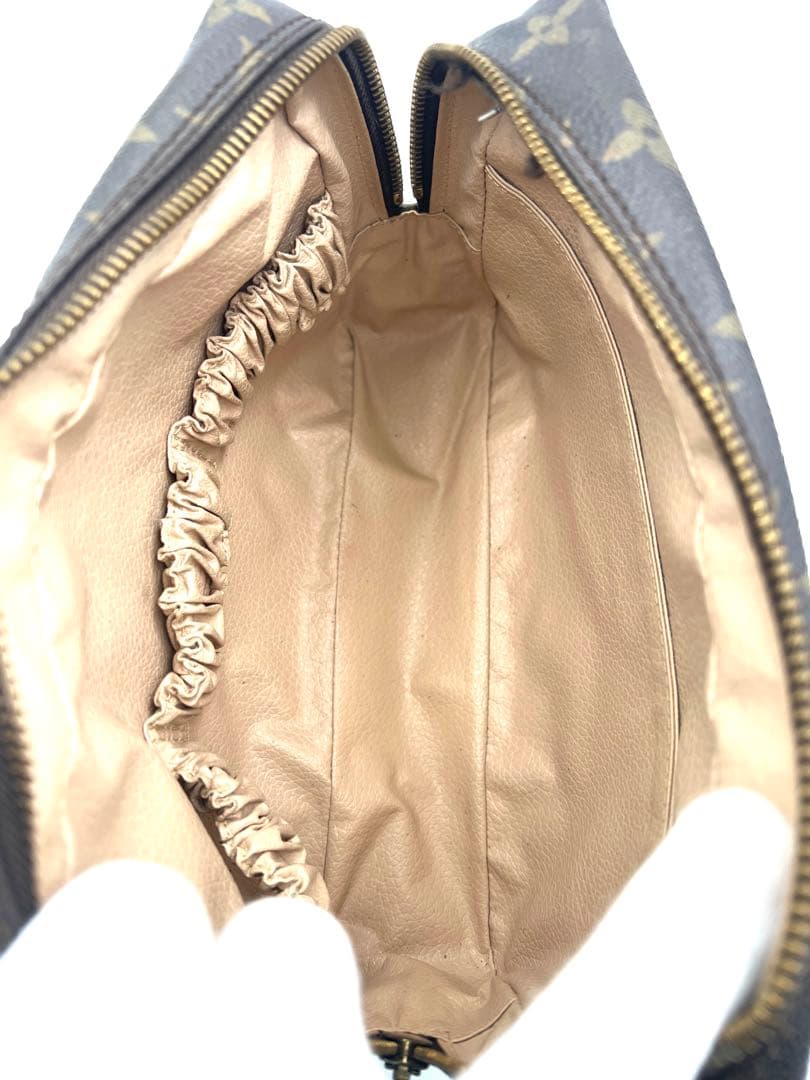 LOUIS VUITTON トゥルーストワレット23 ポーチ M47524