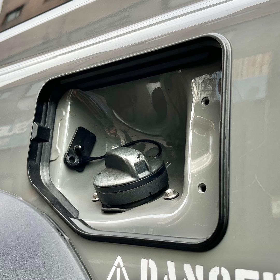 わかJB74W刻印式スケルトン型燃料リッド&インナーフレーム