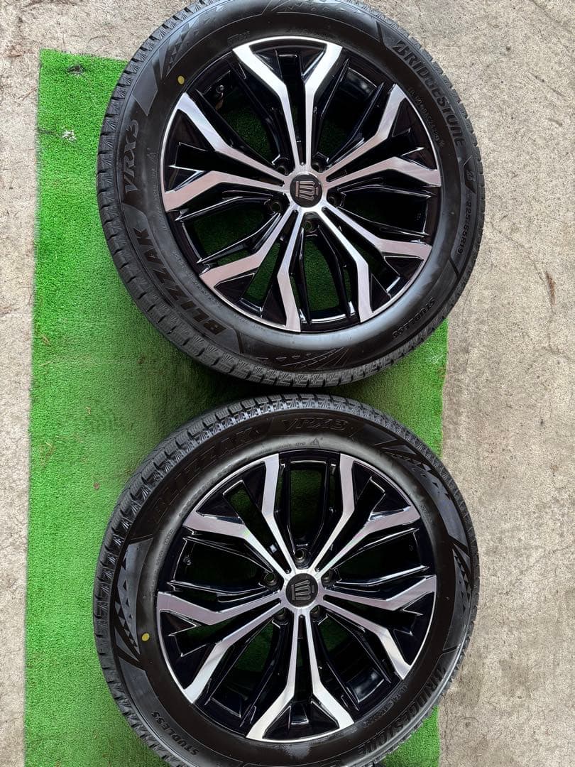 クラウンクロスオーバ一　純正スタッドレス225/55R19