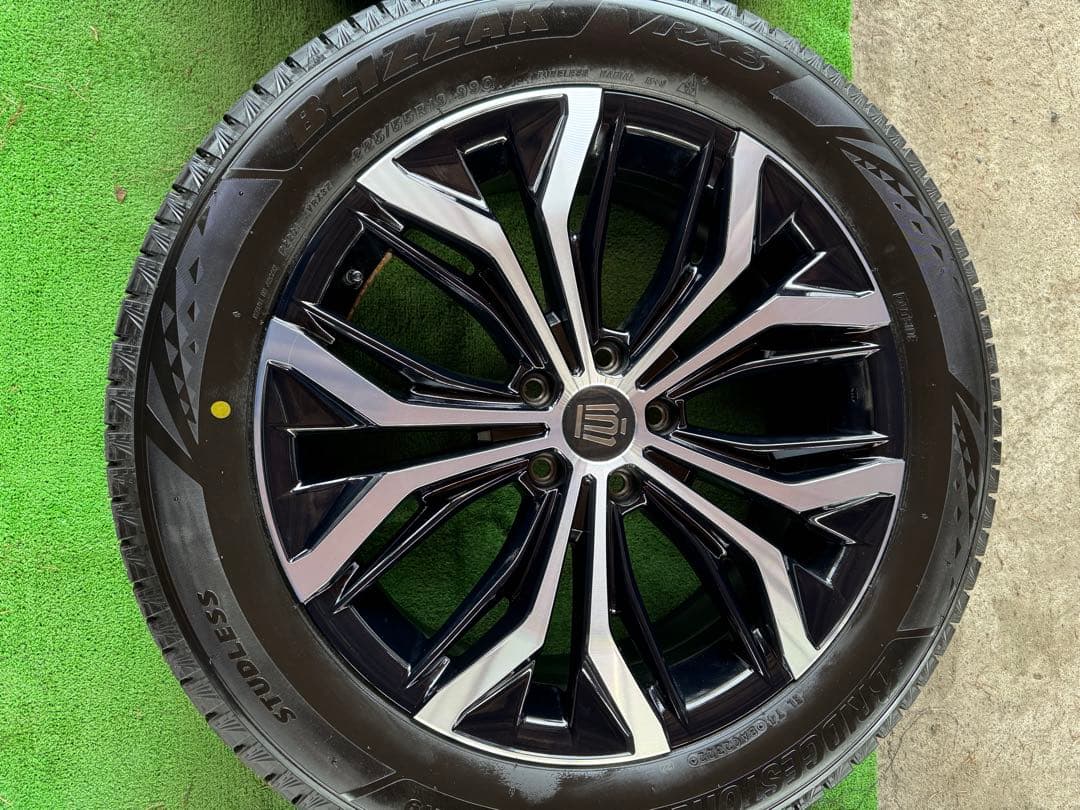 クラウンクロスオーバ一　純正スタッドレス225/55R19