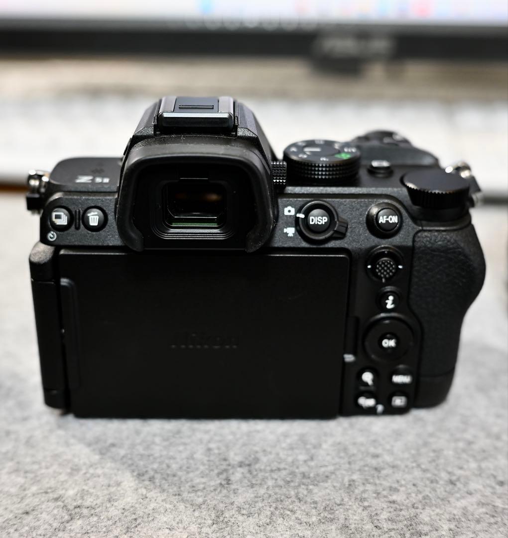 NikonZ5II Z 24-50mmレンズキット　ニコン