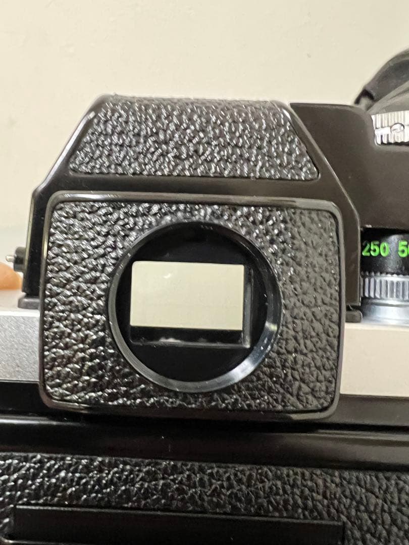 Nikon F2 本体とケース