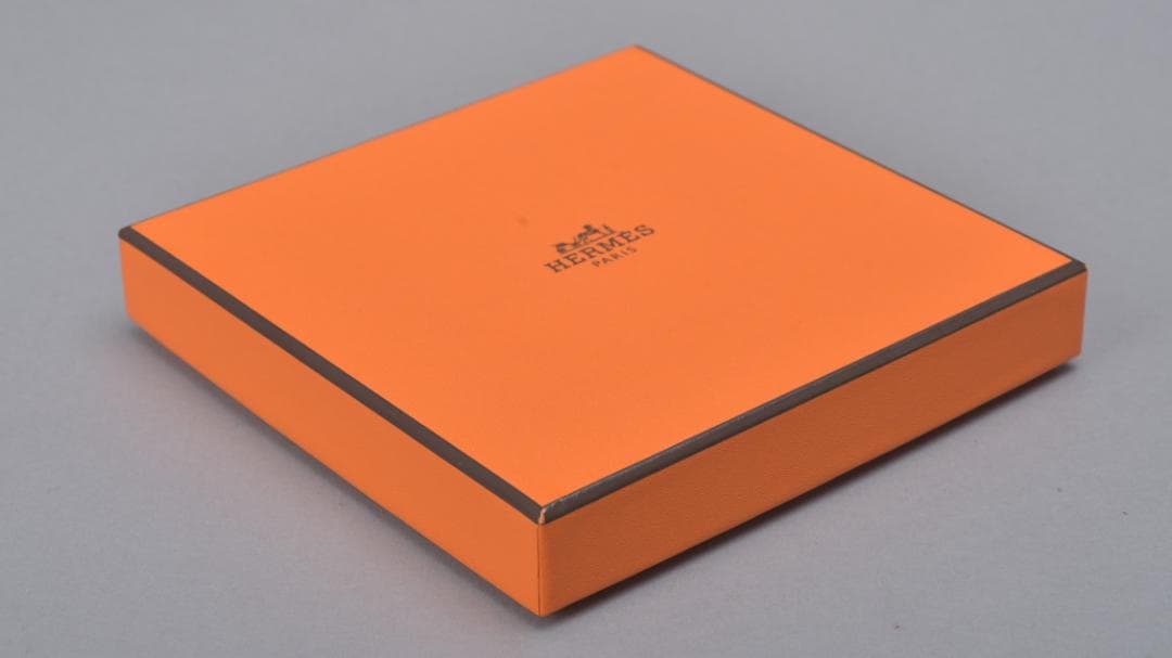 新品エルメス HERMES ハンカチ Hレリーフ ブルーシエル×ホワイト Hロゴ