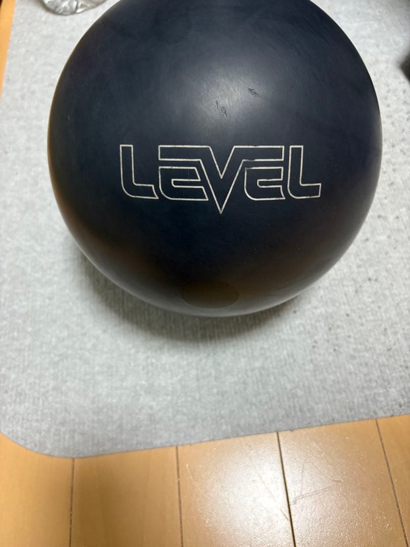 LEVEL レヴェル ボウリングボール 15ポンド2オンス