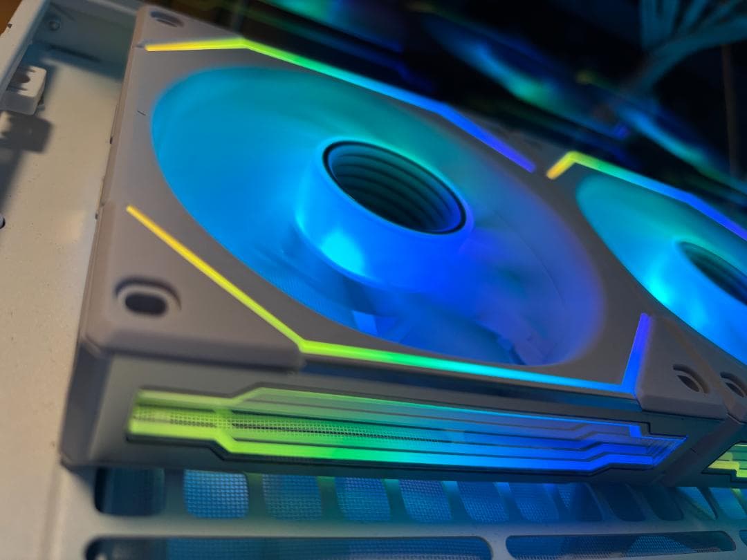 う*R様 【訳有】LIANLI UNI FAN SL INFINITY 120