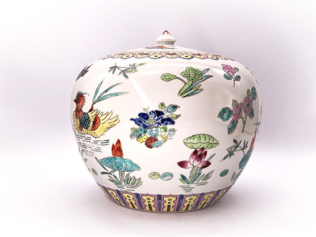 【景徳鎮の甕】 粉彩色絵・鴛花文尽し 清朝期 骨董古玩 　M0317E