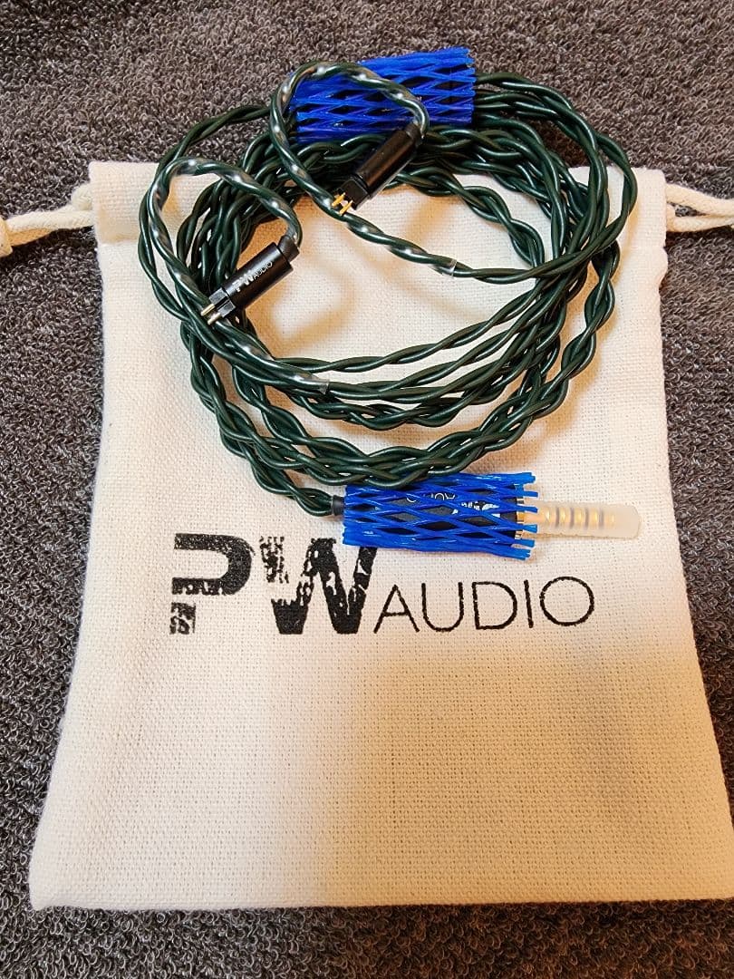 PW audio　ILLICIT　 2pin to 4.4mm