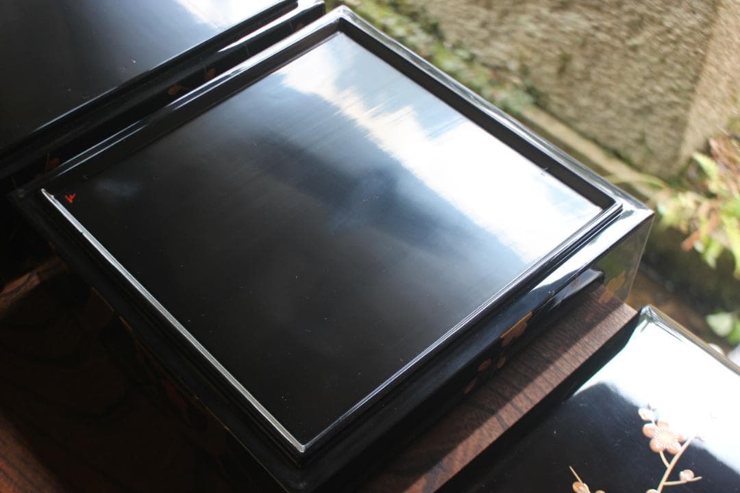 Mさま専用！上質内梨地黒漆に極上紅白梅蒔絵の映える台付五段重（検輪島塗重箱お重