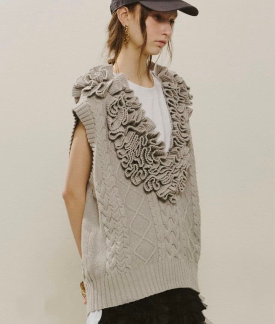 未使用J1UbyLABELLE ETUDEラベルエチュードフリルニットベスト