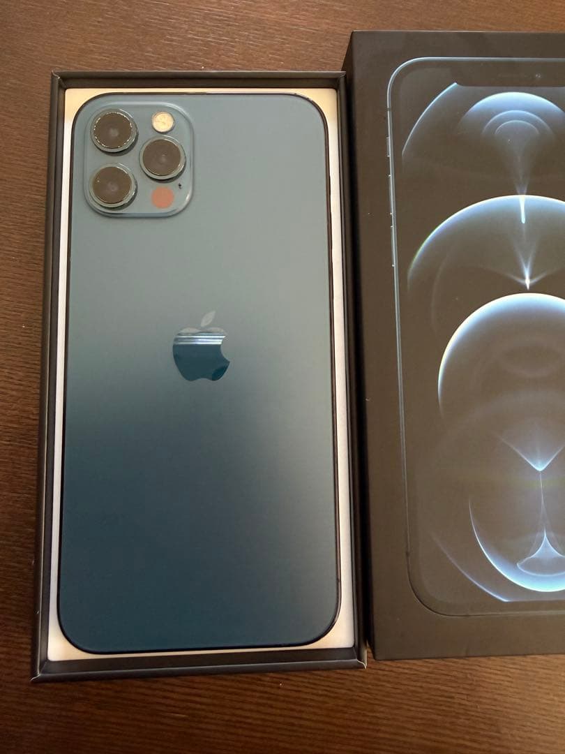 【TUNE】Apple iPhone 12 Pro グラファイト 本体