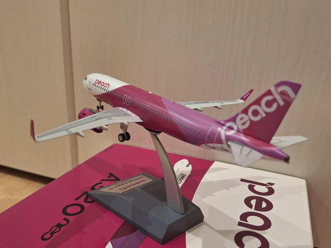 航空機・ヘリコプター J-Fox Peach A320Neo JA206P