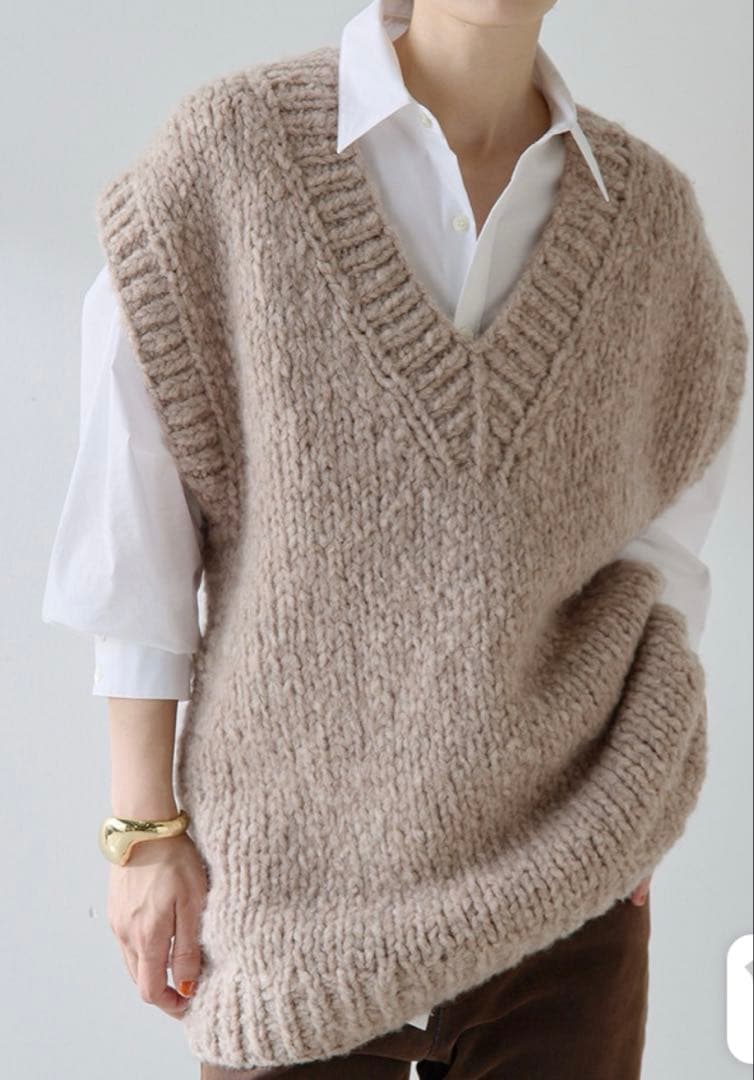 【Whim Gazette／ウィムガゼット】ハンドニットVプルオーバー