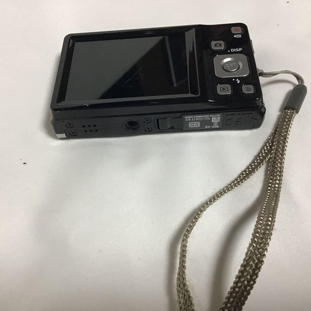 CASIOデジタルカメラ[数回の使用頻度] ケース(¥2000)＆三脚付属