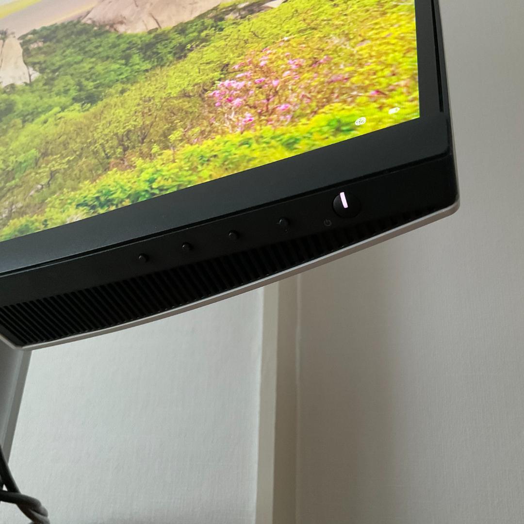 Dell S3221QS 31.5インチ 曲面4Kモニター ディスプレイ