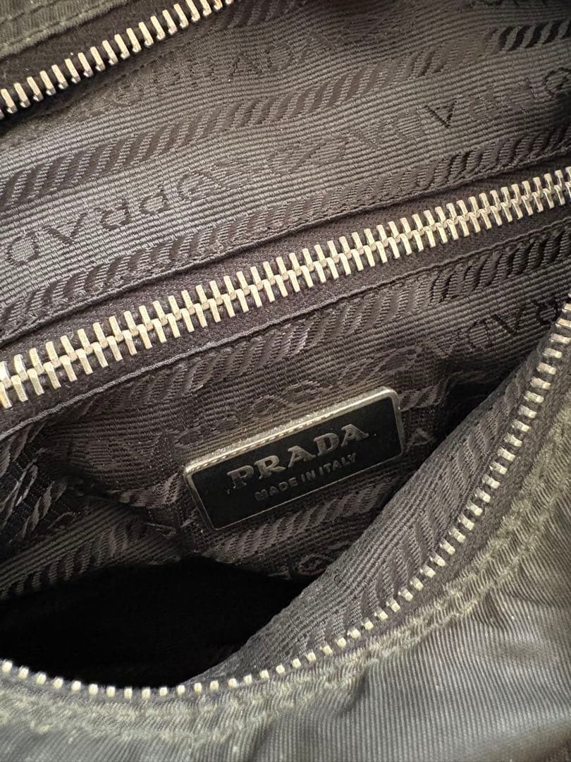 PRADA プラダ ショルダーバッグ ワンショルダー 三角ロゴ 斜め掛け