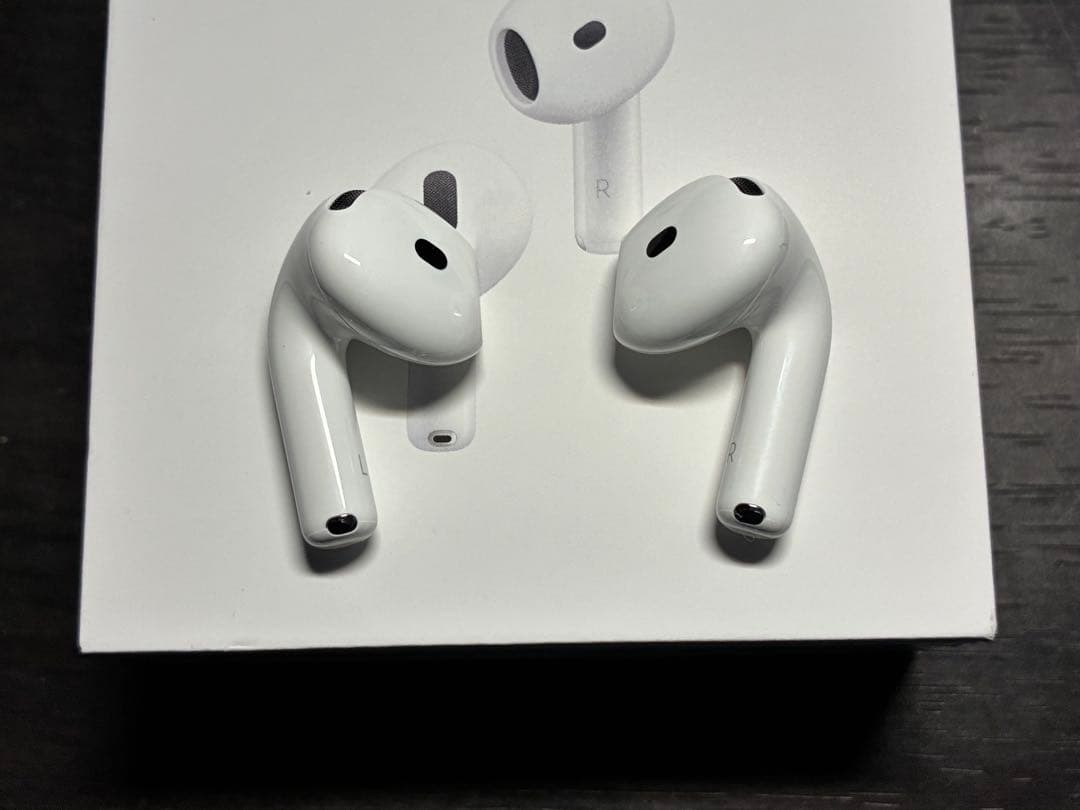AirPods4 ANC搭載　ケース付き