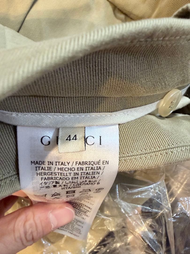 Gucci ベージュ チノパン
