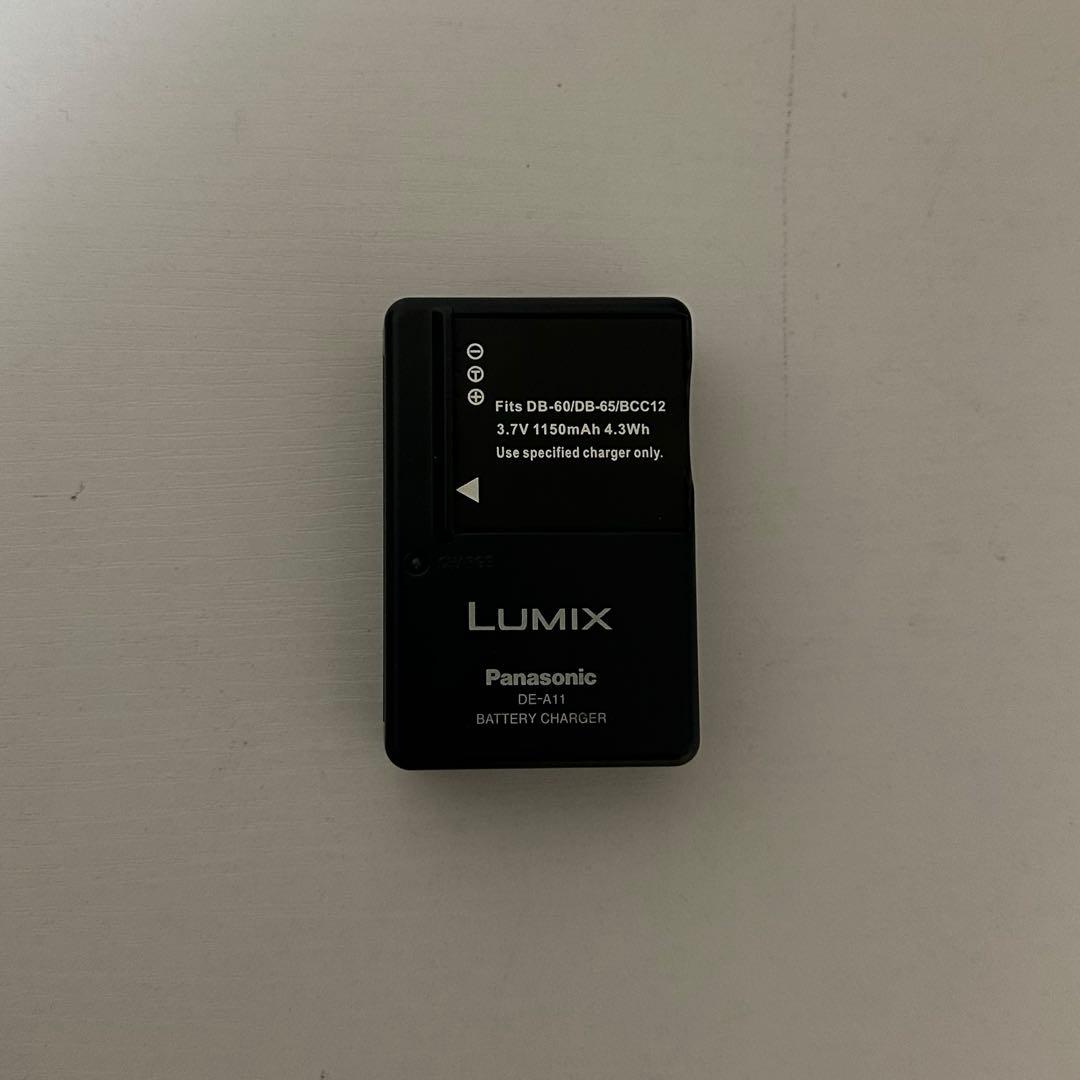 デジカメ　本体　Panasonic DMC-FX01 充電器付