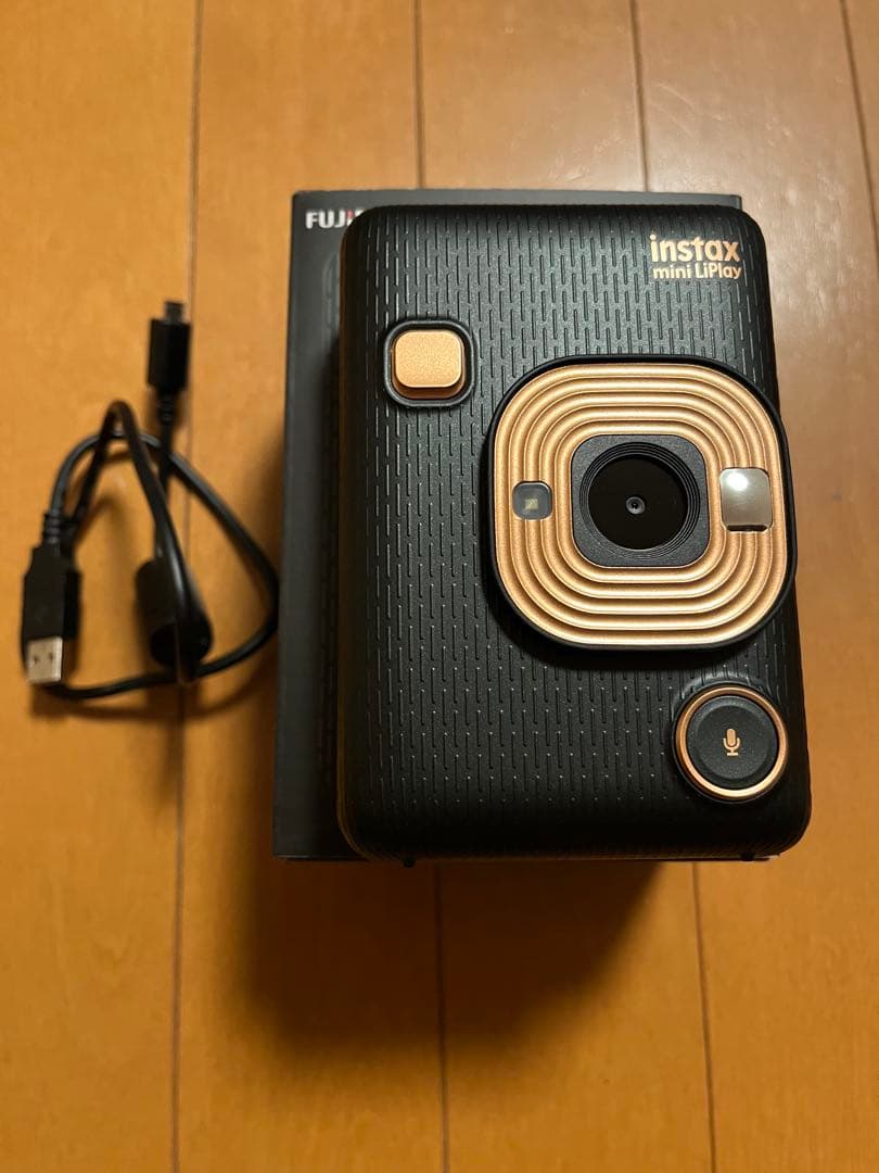チェキ本体　FUJIFILM INSTAX LIPLAY