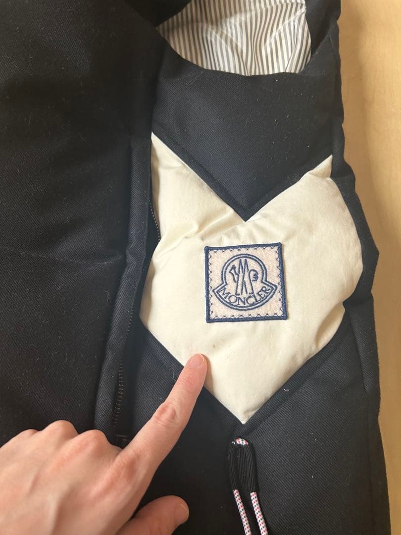 モンクレール　ガムブルー　ダウンベスト