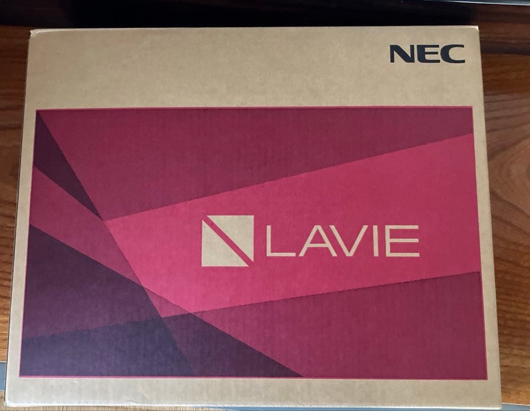 LAVIE NEXT ノートパソコン　15.6インチ美品ＮＥＣ