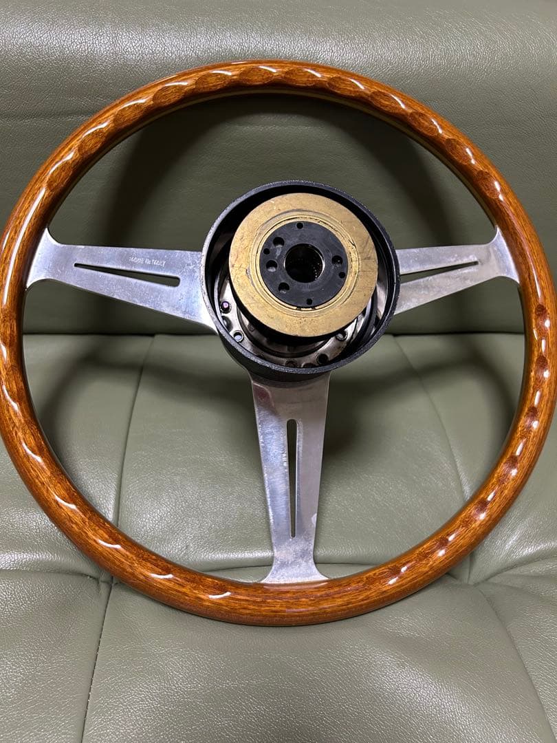 NARDI TOKYOホーンボタン付きウッドステアリング直径36.5cmボス付き
