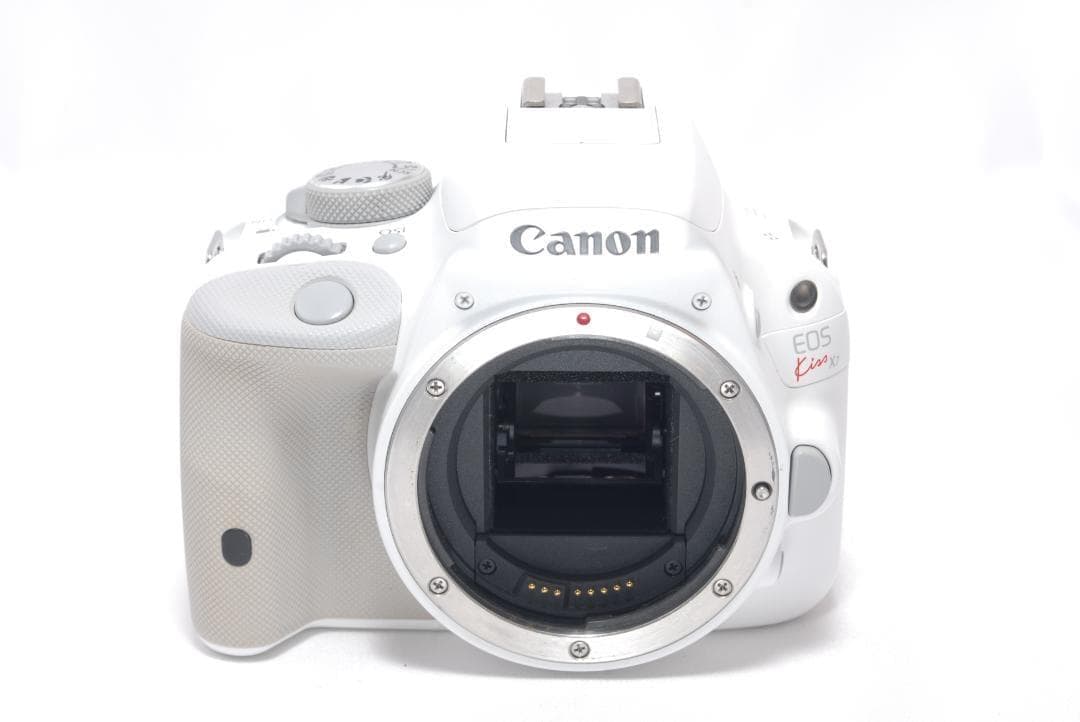 ⭐️プレゼントにも⭐️Canon Kiss X7 キャノン　デジタル一眼レフ
