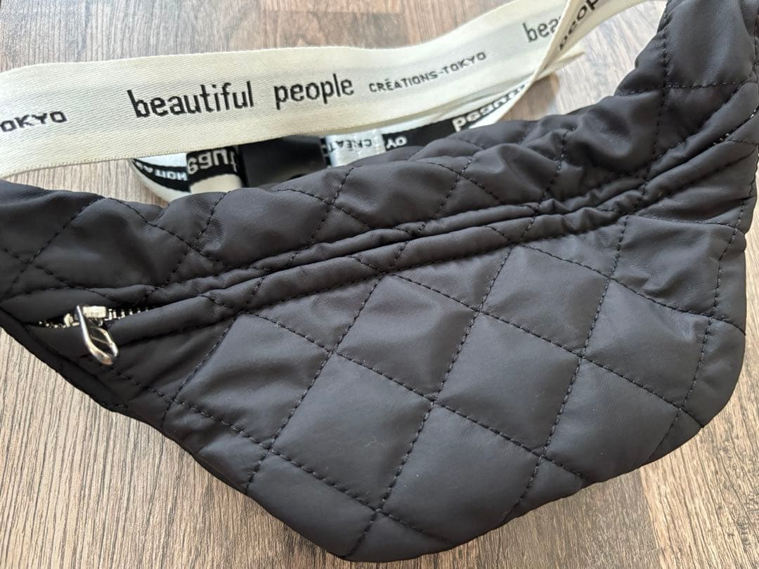 beautiful people ボディバッグ キルティング ナイロン素材