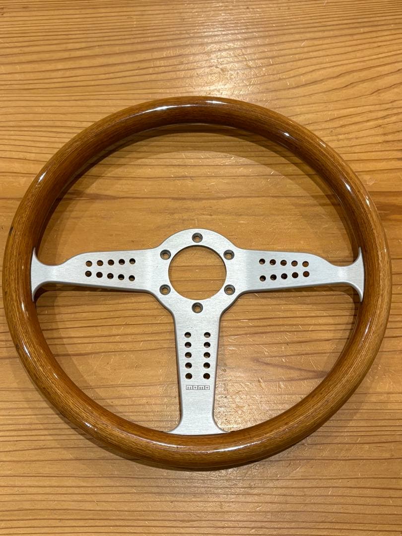 momoステアリング グランプリ35π