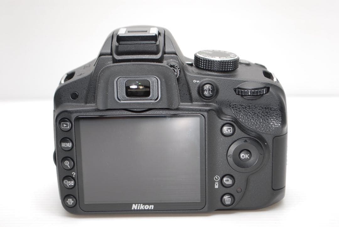 ⭐︎Nikon D3200⭐︎付属品豊富 コンパクトで軽量モデル 望遠レンズ付き