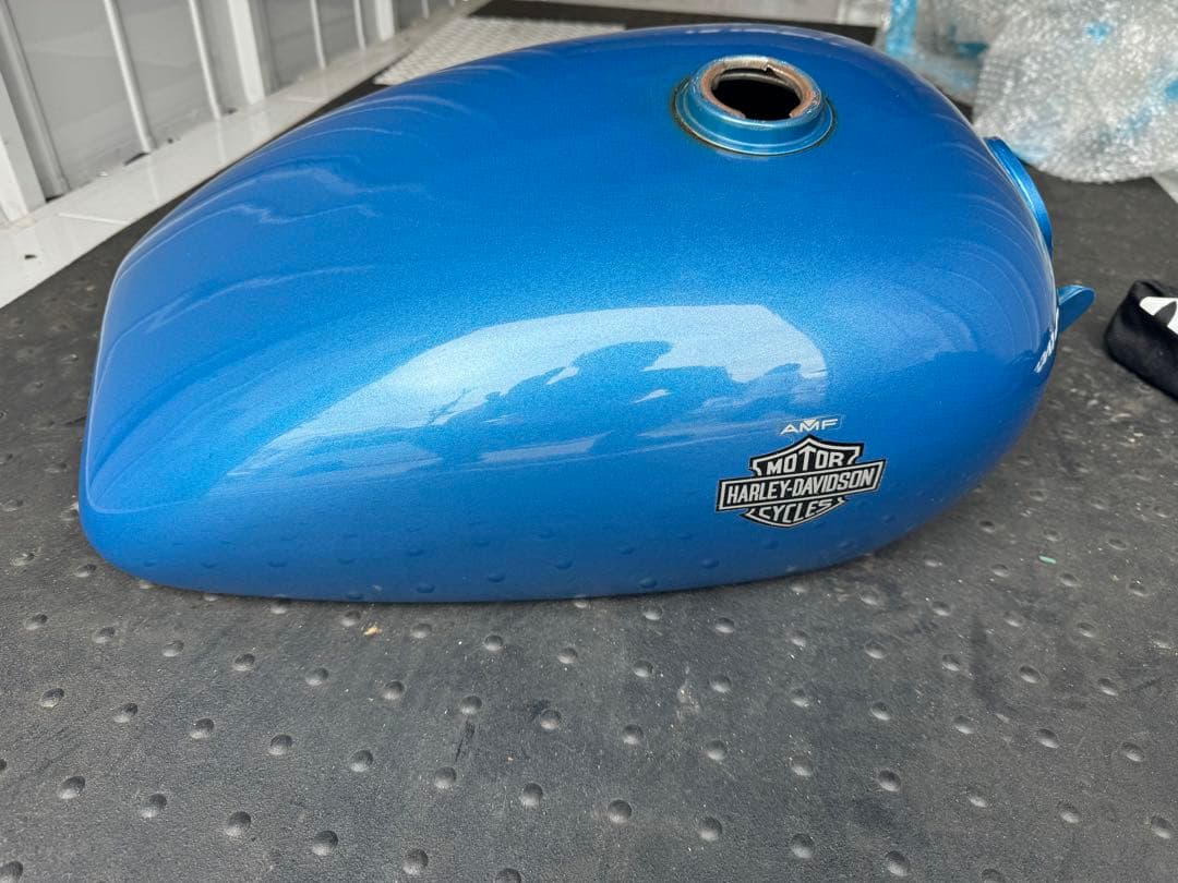 ハーレーダビッドソン タンク 青