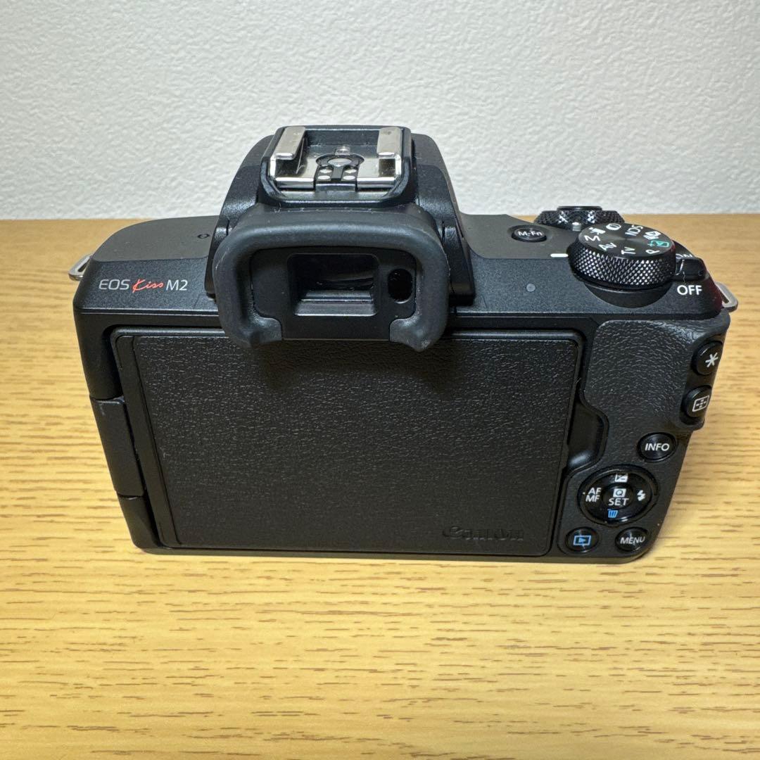 Canon EOS Kiss M2 ミラーレス一眼カメラ（バック付き）