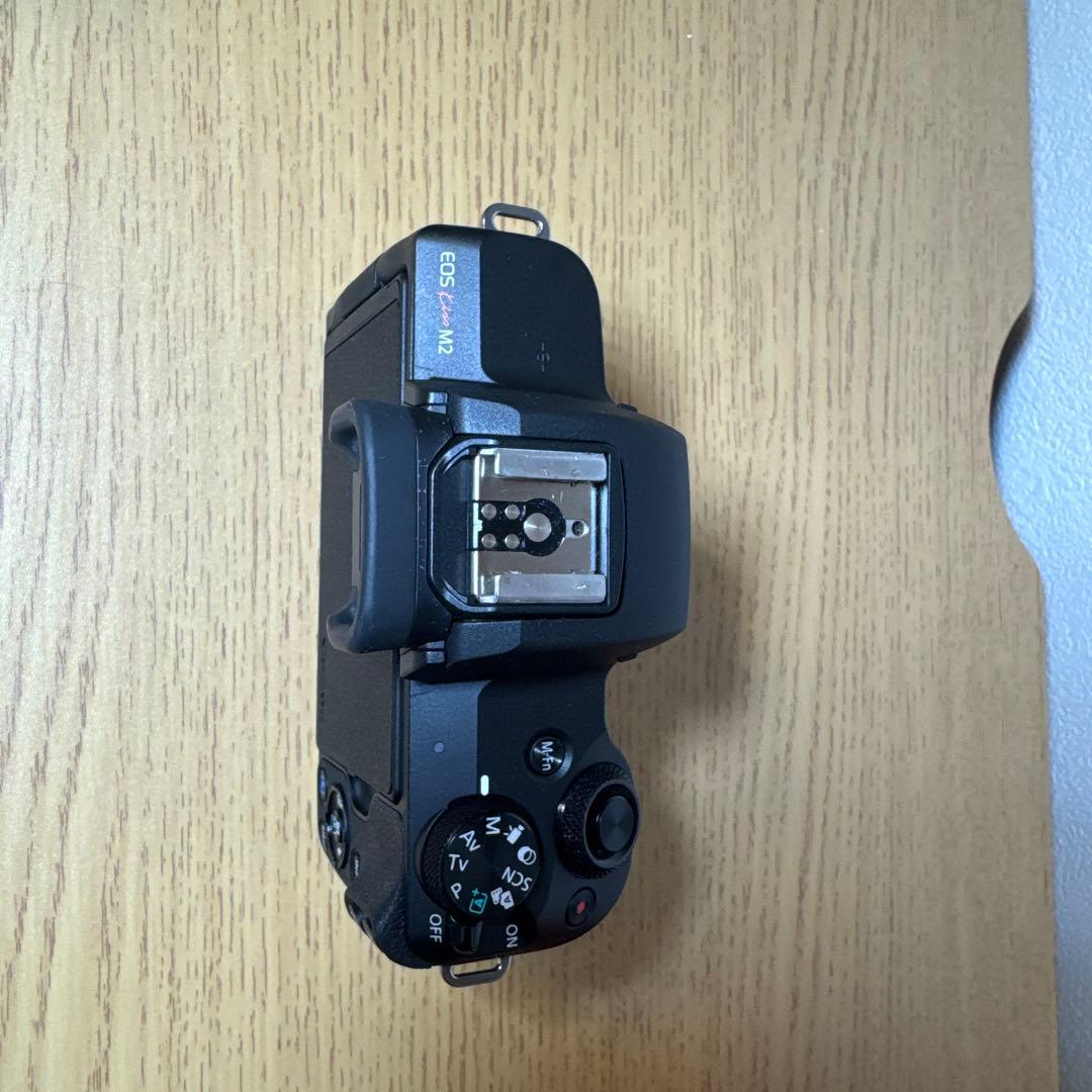 Canon EOS Kiss M2 ミラーレス一眼カメラ（バック付き）