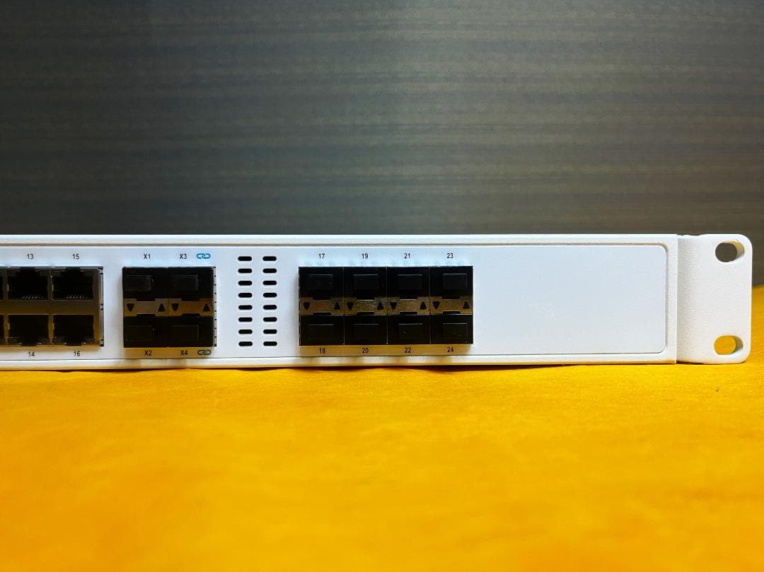 ■ ファイアウォール Fortinet Fortigate 200F ① 動作品