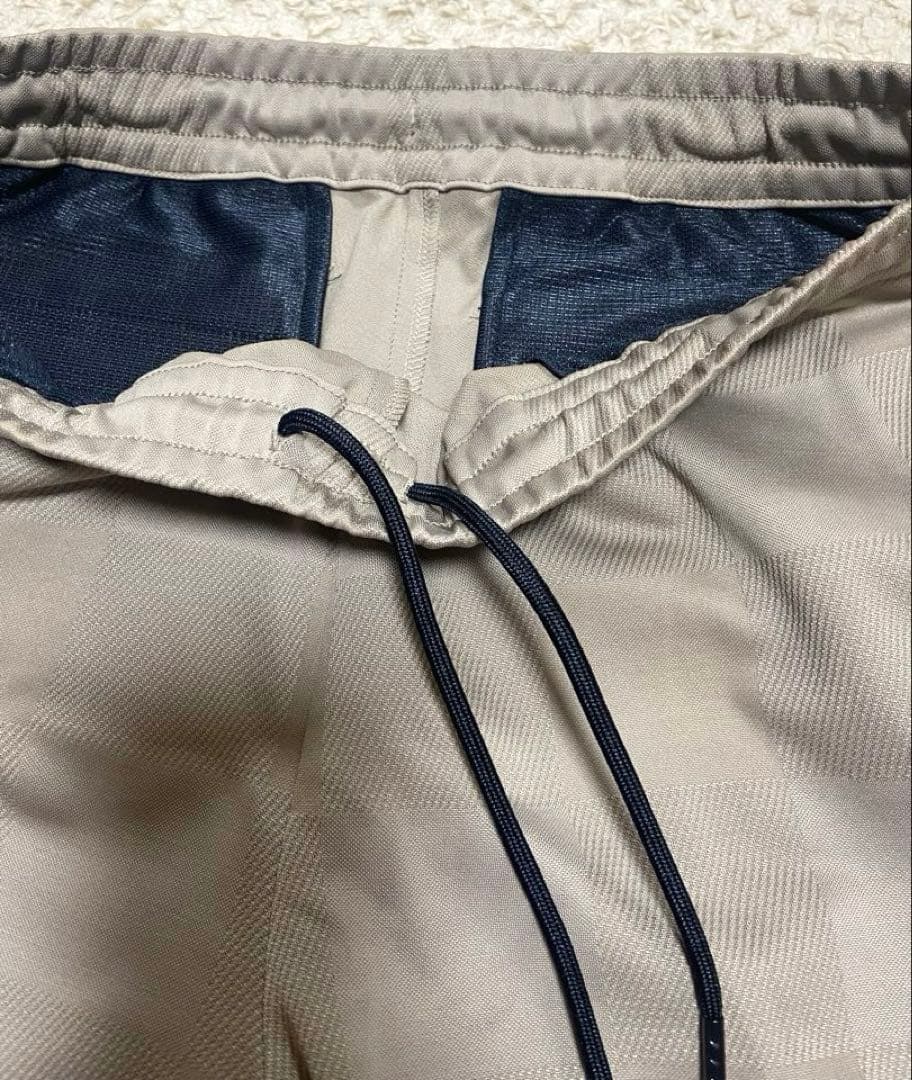 ブラックレーベルフード付きベージュスウェット上下セットアップ上LL下L