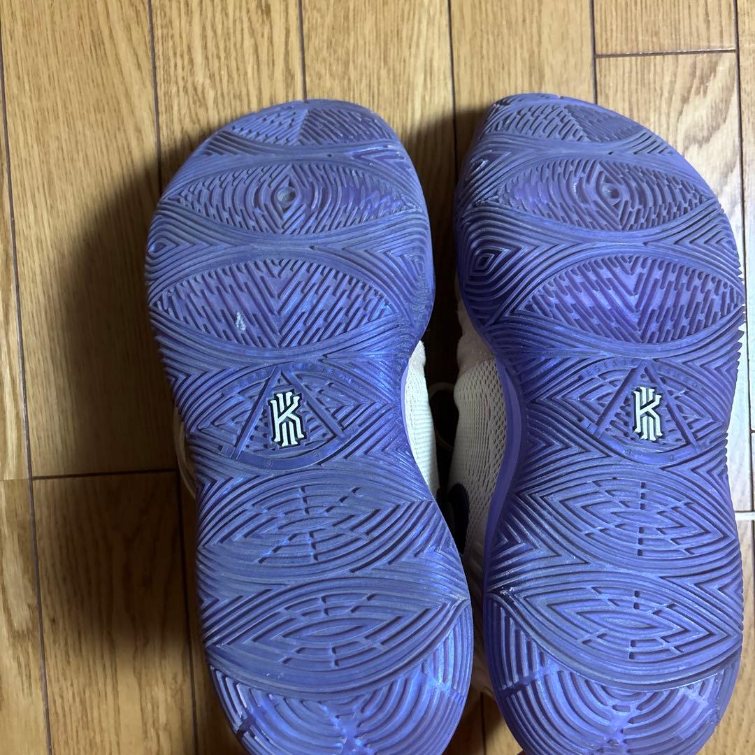 カイリー5 Nike Kyrie 5 ベージュ/パープル バスケットシューズ