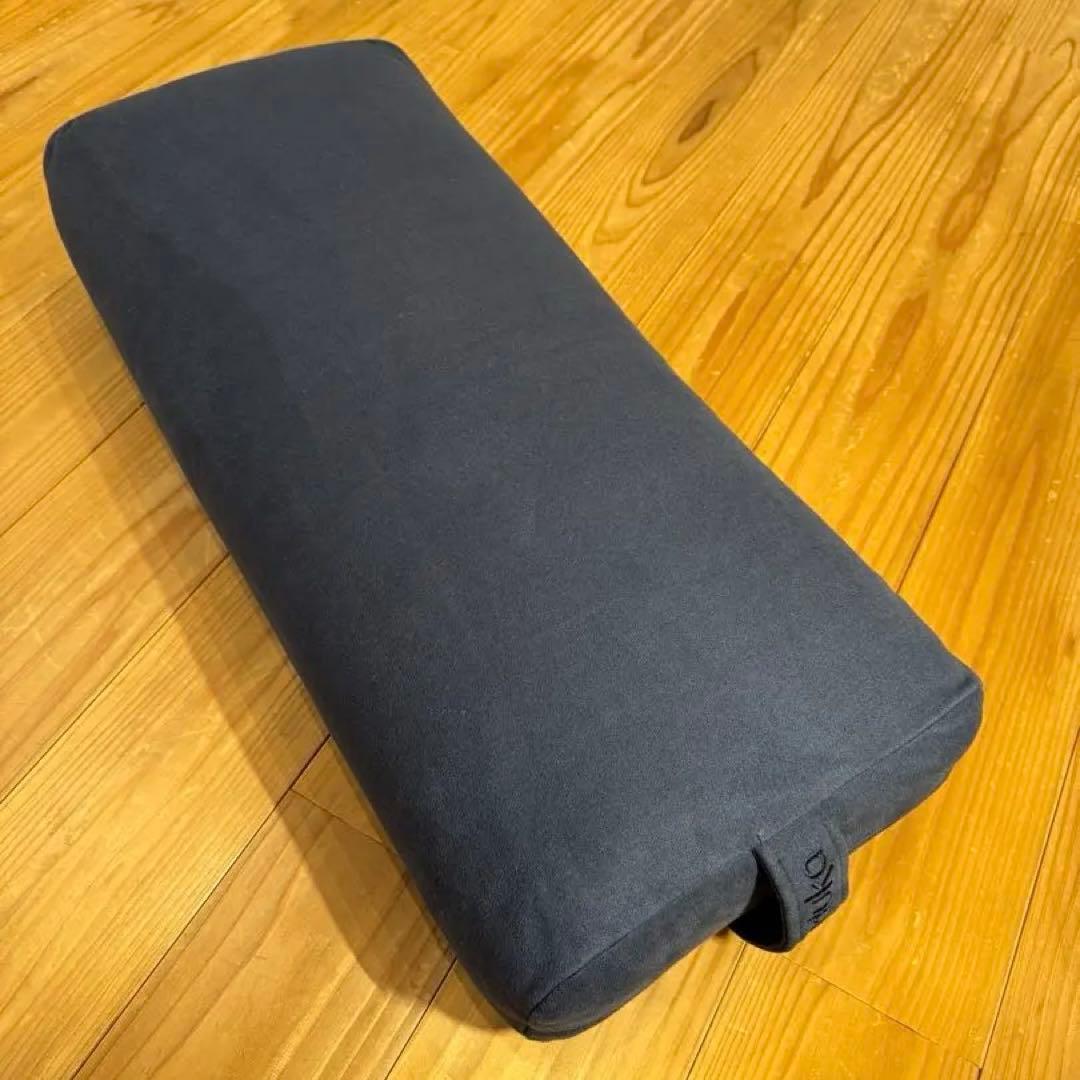 Manduka enlight マンドゥカ　ボルスター　ミッドナイト