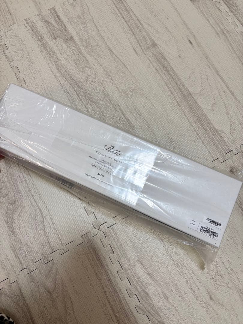 新品　リファ　ストレートアイロン　プロ