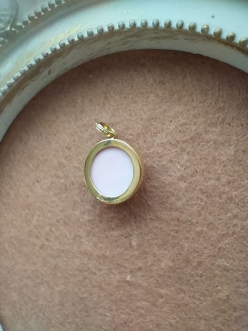 La mascotte 18K 　コンクシェル　カメオ小鳥のトップ