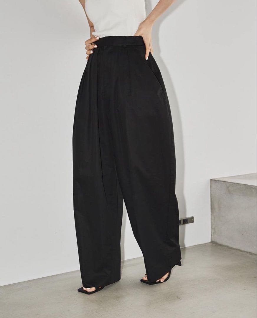 TODAYFUL・Tuck Tapered Trousers・トゥデイフル