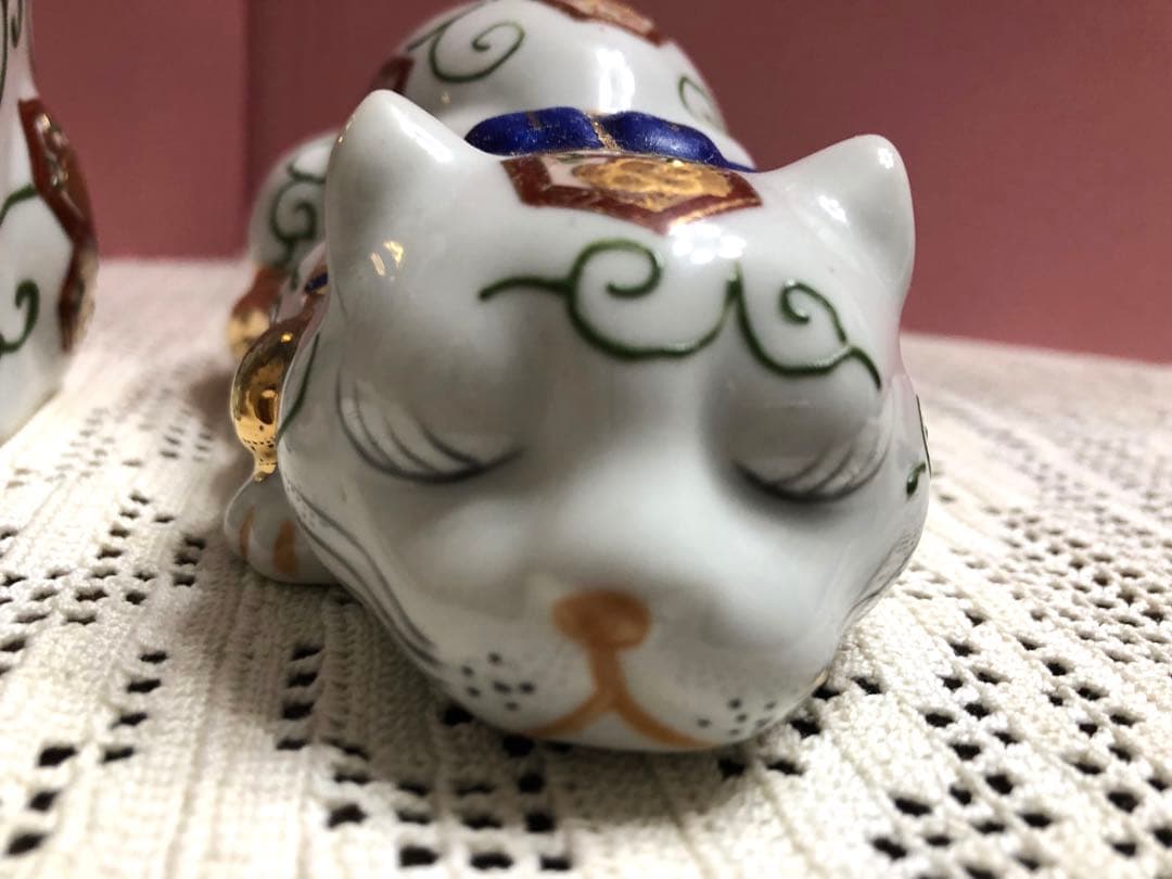 招き猫　2体　伊万里焼き