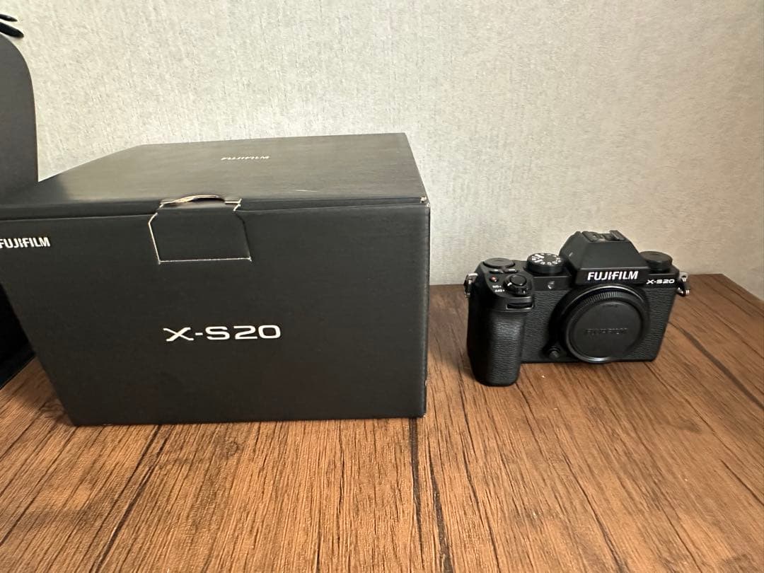 FUJIFILM X-S20 ミラーレス一眼