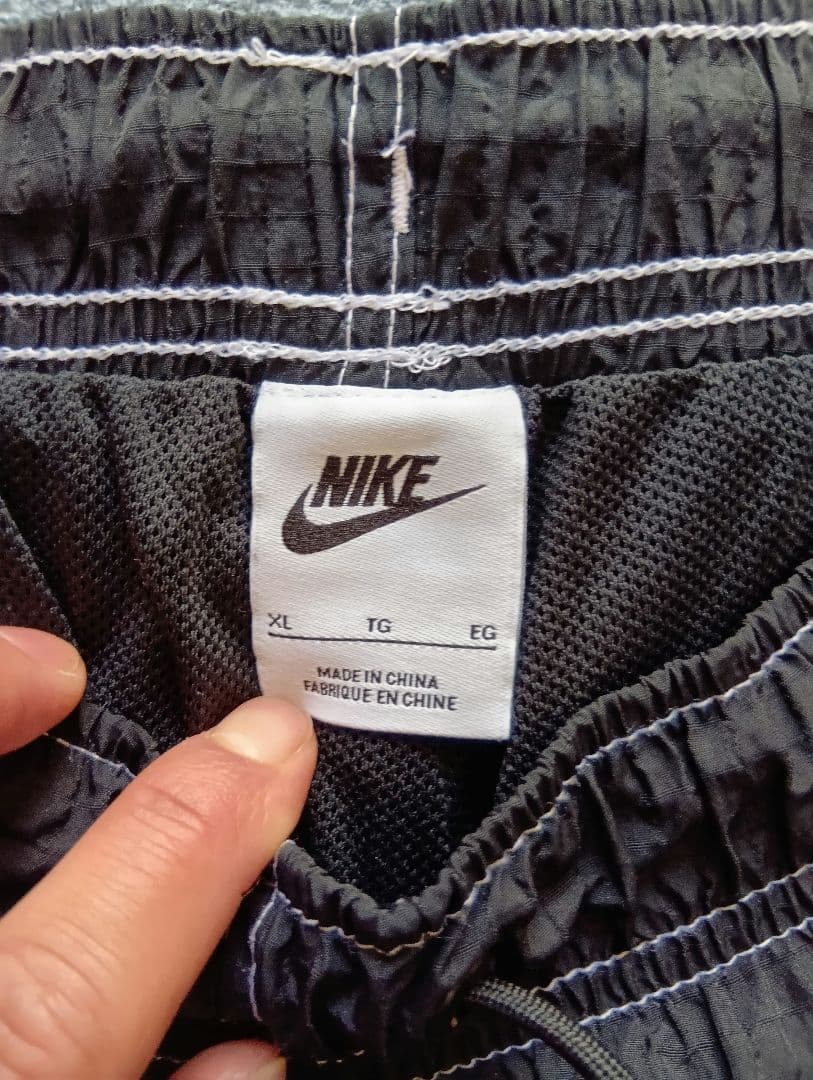 NIKE ナイロンパンツ 白ステッチ 刺繍ロゴ ブラック XL