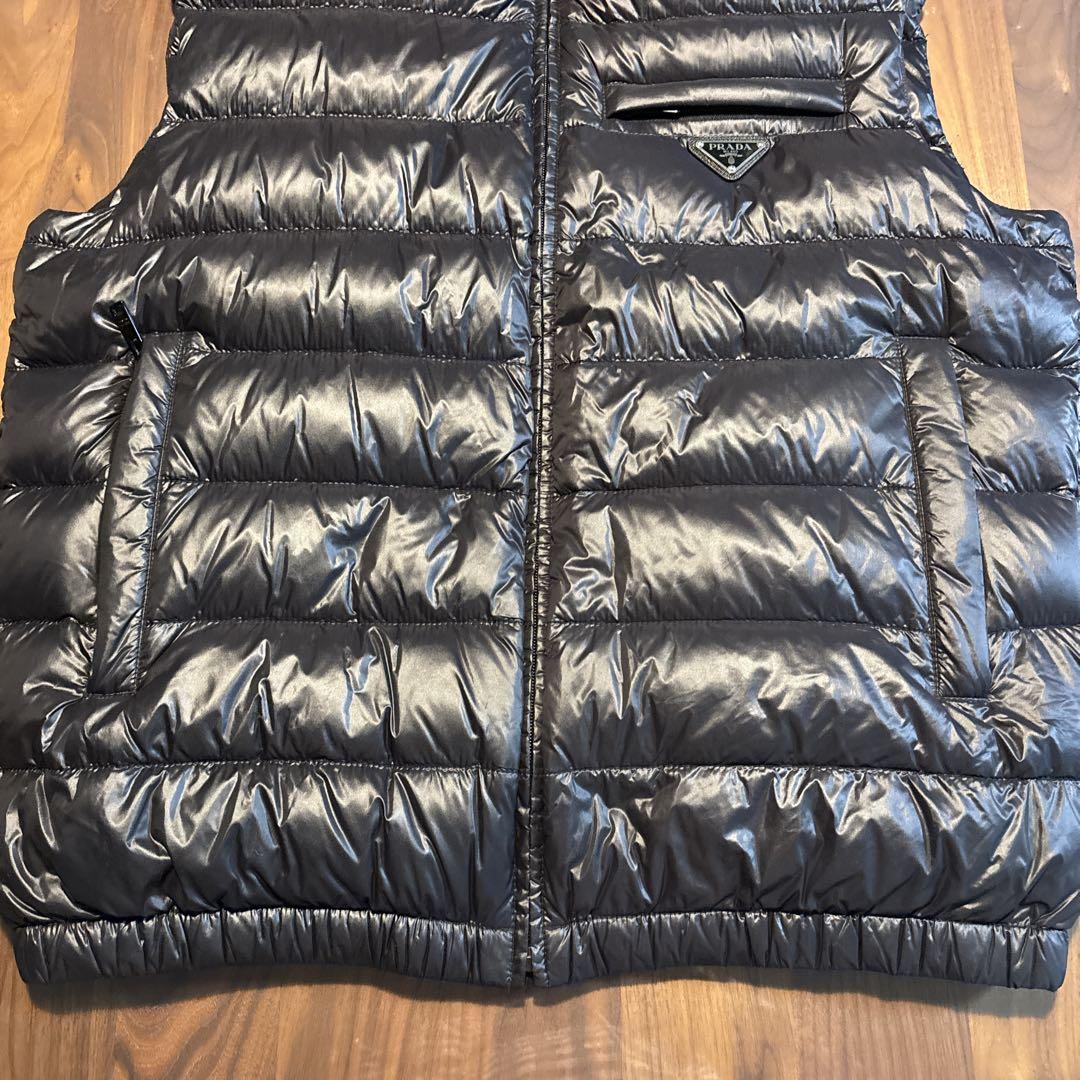 PRADA プラダ　ダウン　ベスト　ブラック　黒