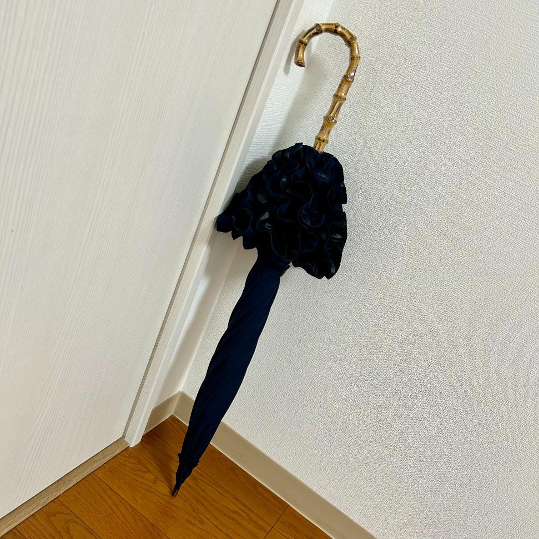 サンバリア100　Mサイズ　ネイビー フリル 日傘