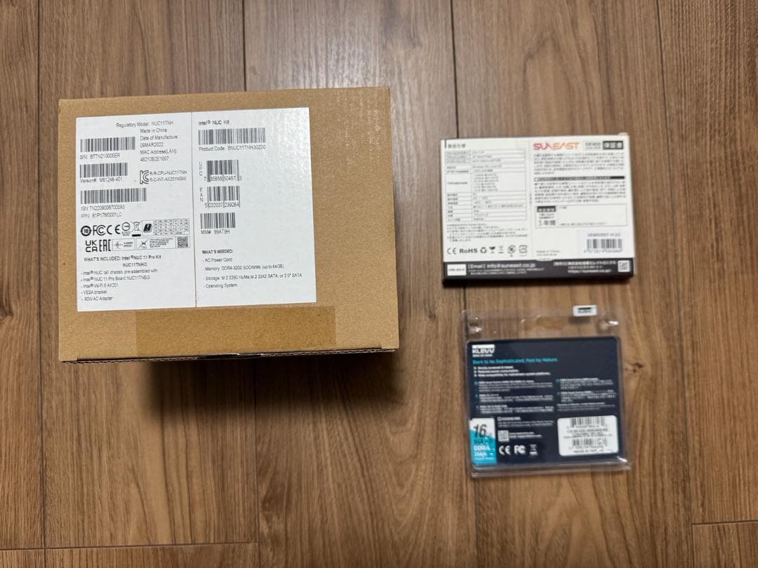 NUC11TNHi3 ベアボーンキット 新品未開封