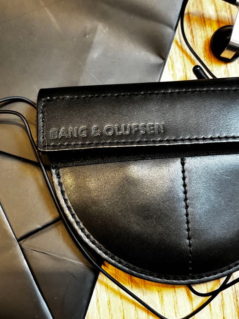 Bang & Olufsen earphones A8有線イヤホン